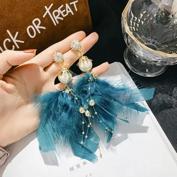 Нови южнокорейски обеци с пискюли от пера, модни преувеличени дълги обеци с кристали и перли, тенденцията е жените аксесоари