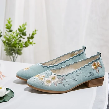 Дамски обувки без обков от жаккардовой тъкан на среден ток 4 см, женски обувки-лодки в стил ретро с Бродерия и с остър пръсти в китайски стил